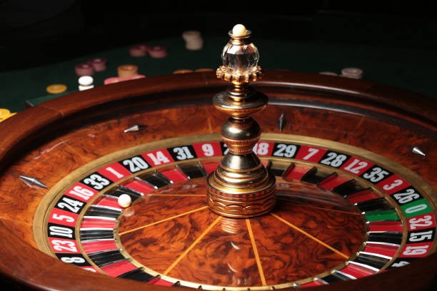 Weapon selection and bet adjustment controls on Fishing Arcade table
